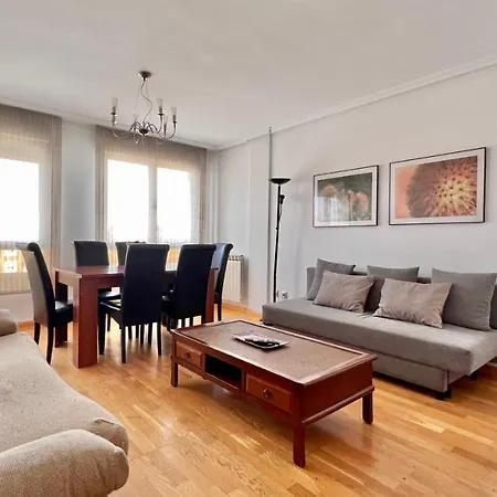 Housingleon - Conde Duplex Con Garaje Gratuito